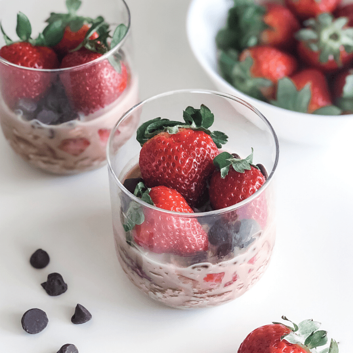 Image for Chocolate Strawberry Overnight Oats - fANNEtastic food
