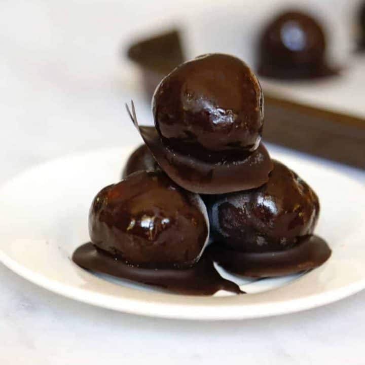 Image for Vegan Chocolate Truffles with Cashew Filling